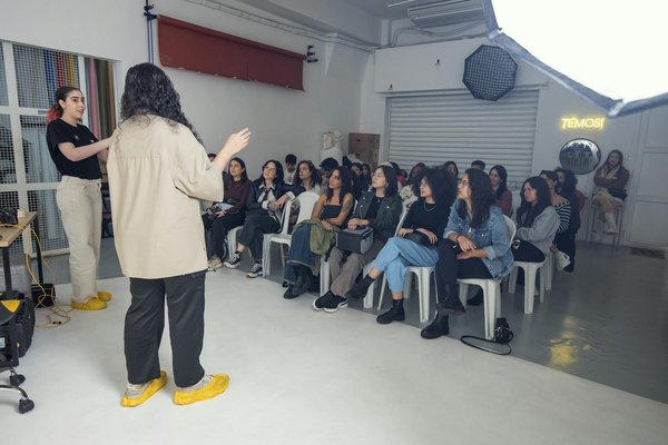 Transformation de l'Expérience Client : L'Impact Révolutionnaire de l'IA et du CRM sur le Futur des Relations Commerciales